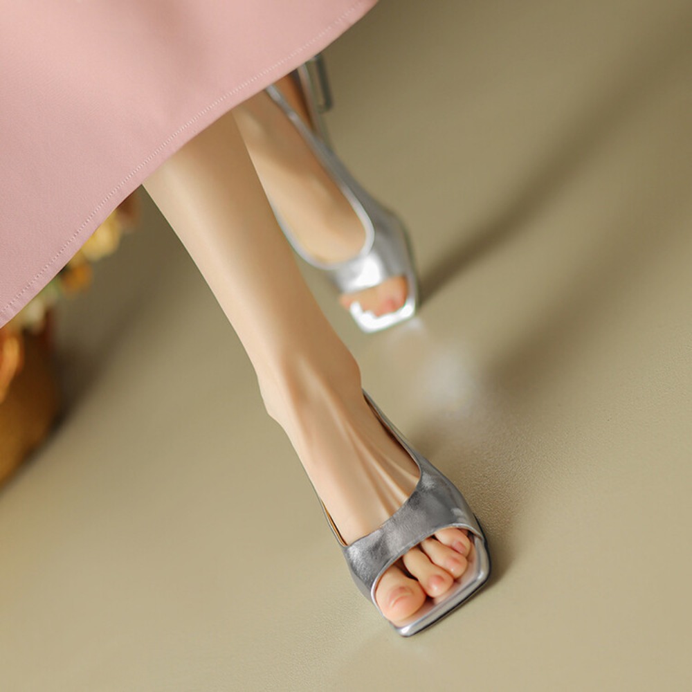 편안한 소프트 인솔 메탈릭 키튼 힐 뮬 여성용 백리스  - Sandals 리뷰 및 가격
